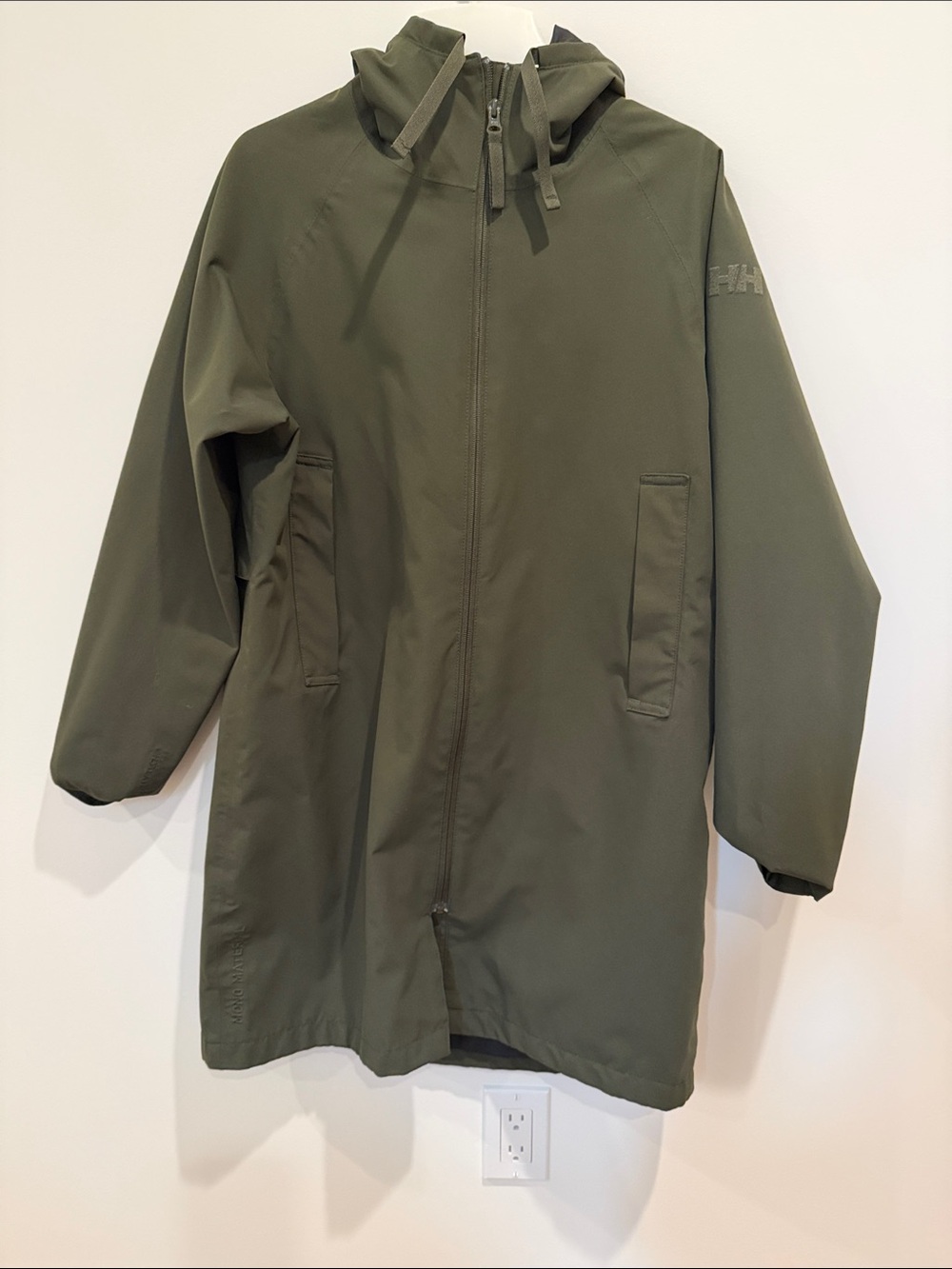 🌲 Helly Hansen - Hooded Raincoat
